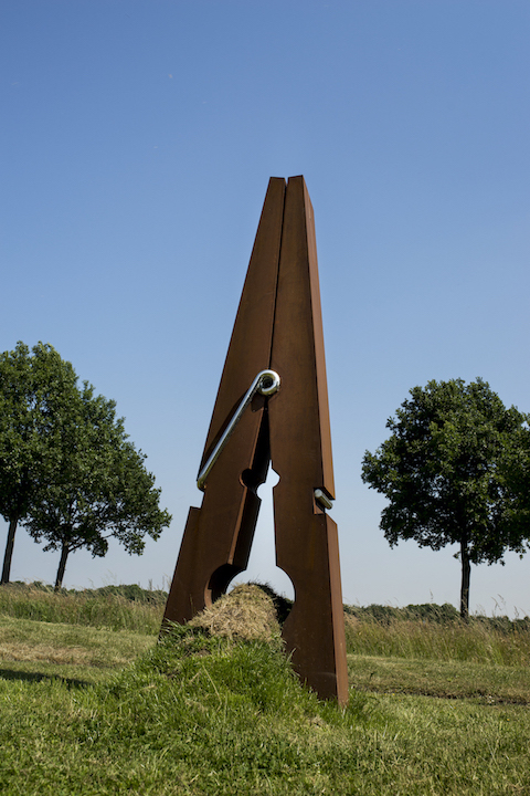 Produkt in Großformat als werbewirksame Werbesäule auffallend und einmalig